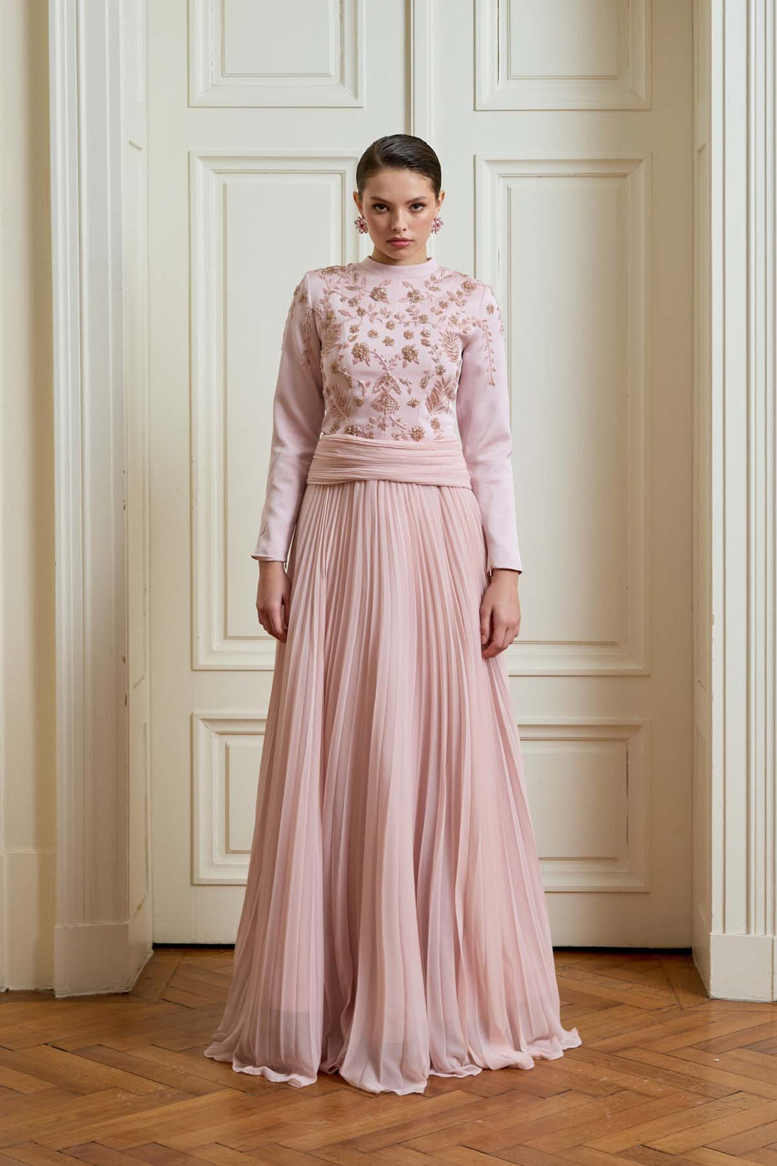 MORGAN MODEL PEMBE (KİRALIK)