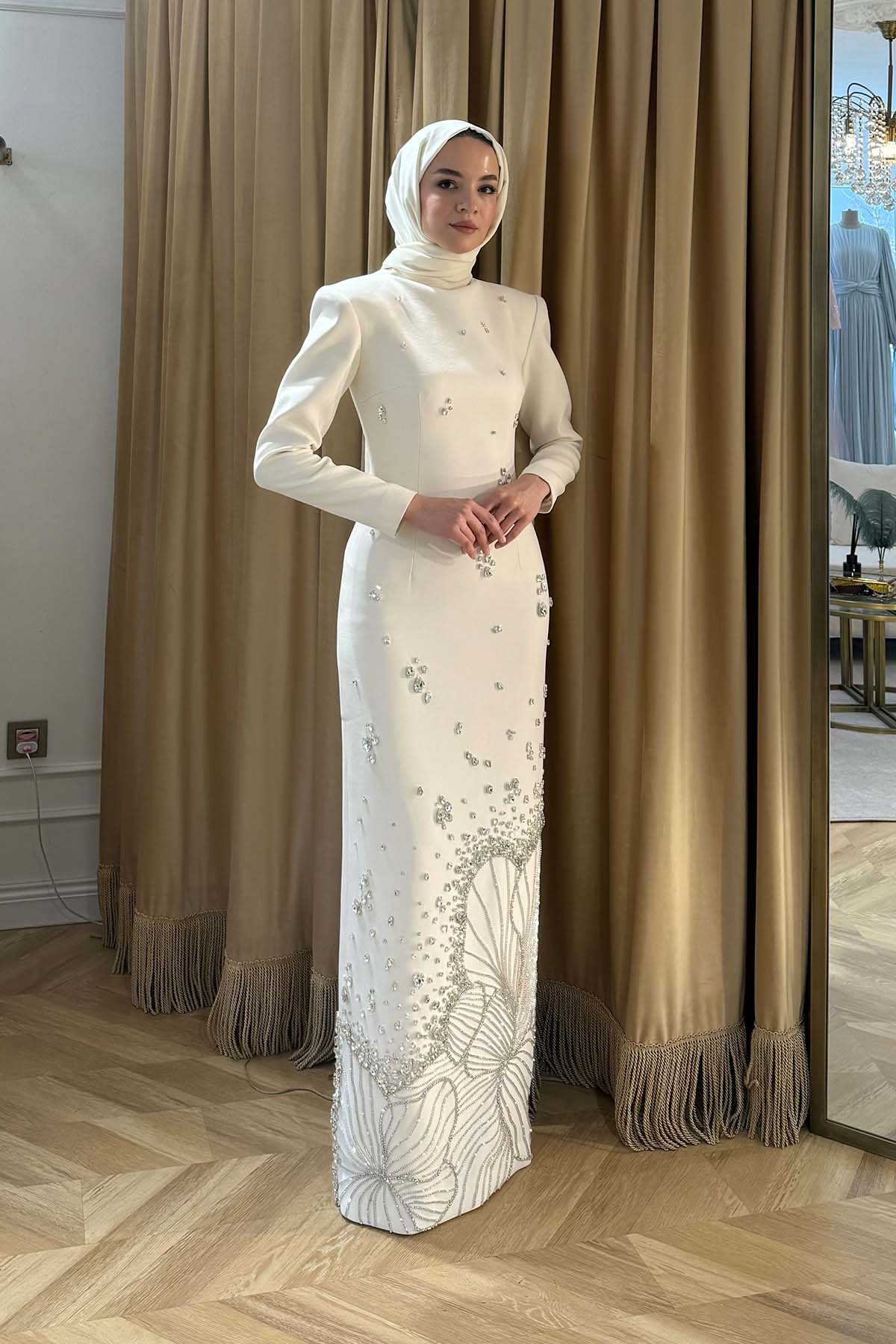 Almira Model (Archive Sale)