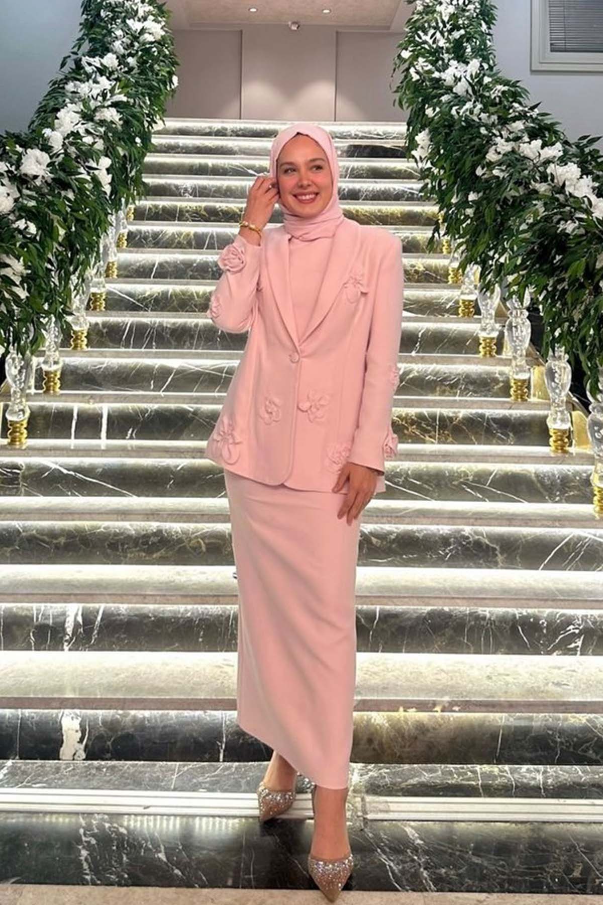 Bloom Takım Pembe (Kiralık)